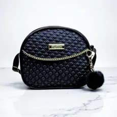 Bolsa Feminina Transversal Oval Matelassê c/ Corrente e Pompom Luxo Moda Lançamento