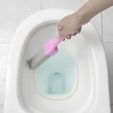 O anel de limpeza para vaso sanitário pode remover manchas amarelas, a escova de limpeza não deixa pontos mortos e é uma