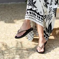 Chinelo Flor de Griffe Sandália Rasteira Casual Delicada Feminina Verão Dia a Dia Lançamento