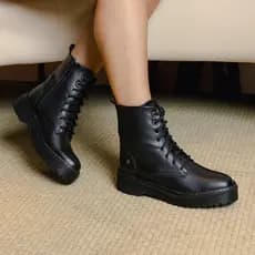 Bota Coturno Feminino Couro Legítimo Tratorada Resistente Salto 4,5cm Inverno Cano Médio Blogueira Conforto