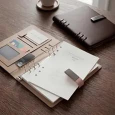Caderno Fichário em Couro Sintético – Elegante, Resistente e Multifuncional