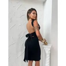 vestido delicado curto de tecido suplex light com laço.