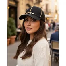 boné personalizado com nome e custumizado com estilo pra compor seus looks.