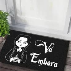 Capacho Wandinha Novidade Tapete Antiderrapante  Para Porta Entrada 60x40cm