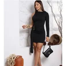Vestido ombro só, com fivela lateral
