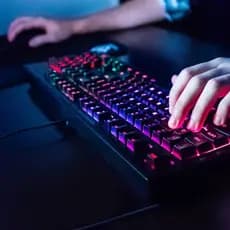 Teclado gamer iluminado RGB MULTIMIDIA Padrão Brasileiro BK-G200 EXBOM GAMER