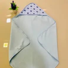 TOALHA DE BANHO PARA BEBÊ AZUL COM CAPUZ SORTIDAS MASCULINAS