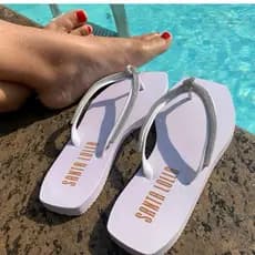 Rasteirinha Sandália Chinelo Pedraria com Nó Strass Gliter Muito Brilho Plaquinha.