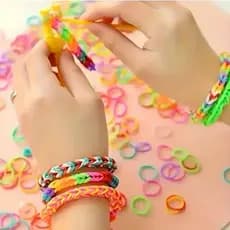 Kit de elásticos coloridos pulseira divertidas temáticas diversos letrinhas para criança pingentes 1564 Peças