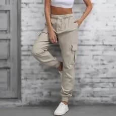 Calça Cargo Jogger Feminina Casual com Bolsos Laterais Estilo Streetwear