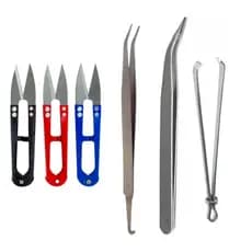 Kit Passador Cordão Elástico, Tesouras Arremate, 2 Pinças puxador de linha Curvas Costura