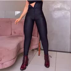 Calça Feminina Empina Bumbum - Aperta Barriga em Malha Grossa de Elastano