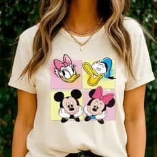 T-Shirt Feminina Quadrinhos pop coloridos de personagens animados