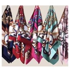 Lenço (50*50CM)(90*90CM)/ cetim / seda/ lenço /várias estampas Estilos e cores aleatórios