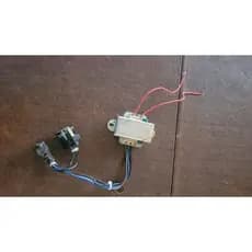 Trafo com tomada e chave de tensão 127/220V AC saída 14VAC