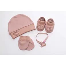 KIT ACESSORIOS BEBE COM TOUCA LUVAS SAPATINHO E PREGADOR DE CHUPETA TEMA CORAÇÃO