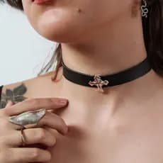 Choker Gargantilha Cruz Minimalista Feminino Dark Gotico Rock Ajustável Lolita Fofo Alternativo Casual