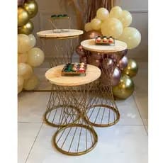 Trio De Mesas Dourado Trançados Em Ferro Para Festas E Decoração