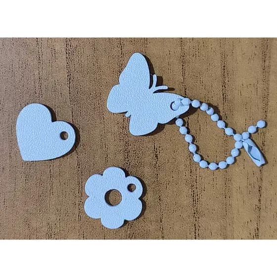 Apliques pingentes em impressão 3D para artesanato e personalizados.