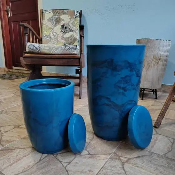 Kit com 2 Vasos de Polietileno Para Plantas, Flores, Jardim e Decoração - Cone Bojo N1 e N2
