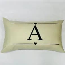 Capa de Almofada Estilo Baguete Corações 30x50cm | Letra Personalizada para Sofá, Quarto e Presente