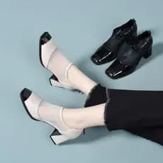 Sandálias de malha de salto alto da moda feminina salto grosso 2026 novo estilo primavera verão oco sapatos de couro res