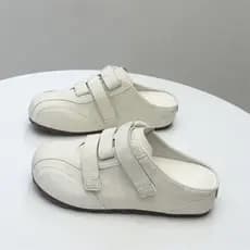 Estoque pronto nicho de sola grossa Toe-coberto meia chinelos feminino verão exterior Wear 2026 novo estilo Retro sapato