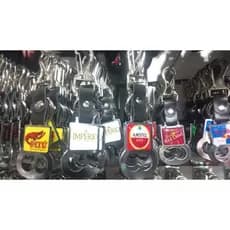 60 chaveiros abridor de garrafas com courinho personalizado