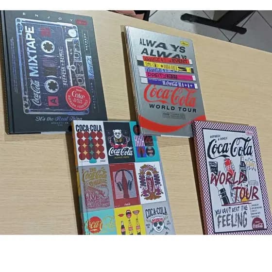 Caderno Brochura Colegial Coca Cola 80 Folhas - Tilibra