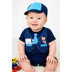 Conjunto Macacão + Boné Urso Gravatinha Curto Bebe Menino Tam RN a 03 Meses