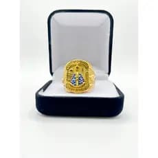 Anel masculino Feminino Nossa senhora banhado a ouro de titanio  cravejado em strass branco e azul dedeira religiosa