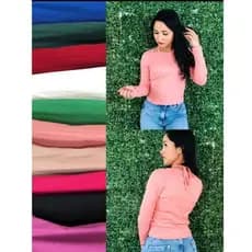 Blusa Gisele de manga longa e gola redonda com tira de amarrar no pescoço em malha ribana