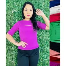 Blusa manga curta com Decote vazado frente malha ribana