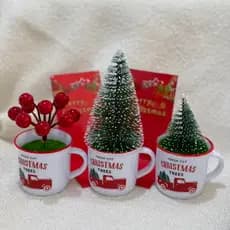 Mini Árvore  cereja  de Natal pinheirinho Decoração Natalina Madeira Enfeite decorativo com caneca  de Natal 10.5cm