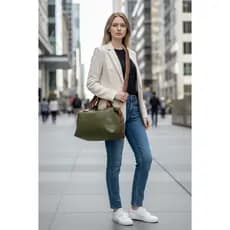 Bolsa feminina Classica Macia em Sintetico Trice Bolsa Tamnaho Media com alça de mão e transversal