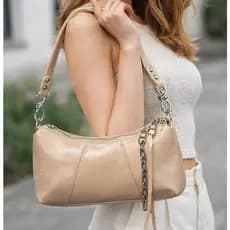 Bolsa Baguete estilo Verniz Brilhante com Corrente e Alça ajustável