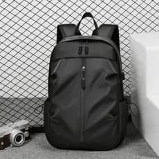 Mochila Unissex Leve Multifuncional 20L, Durável, com Compartimento para Notebook e Porta USB