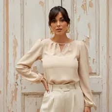 Blusa Feminina Modelo Social Manga Longa Detalhe em V Evangelica Moda Promoção Tendência