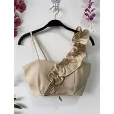 cropped femenino alfaiataria um ombro babado e outro de alça dom bojo e amarra atraz, veste 36-40