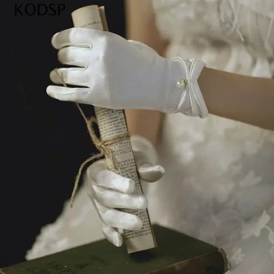 KODSP Mulheres Luvas De Casamento Festa Temperamento Cetim Lolita JK Nupcial Para Meninas Dedo Cheio