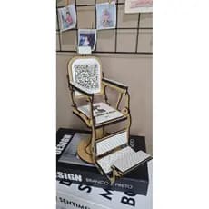Cadeira de Barbeiro Decorativa em MDF - COM LOGO e QR CODE