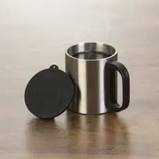 Caneca Inox 180ml com Cabo e Tampa Lançamento