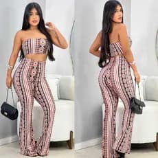 conjunto calça estampado boca de sino bailarina  e top tomara que caia
