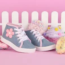 Tênis Infantil Menina Cano Alto Jeans com Flor Rosa Cadarço Branco Confortável e Estiloso