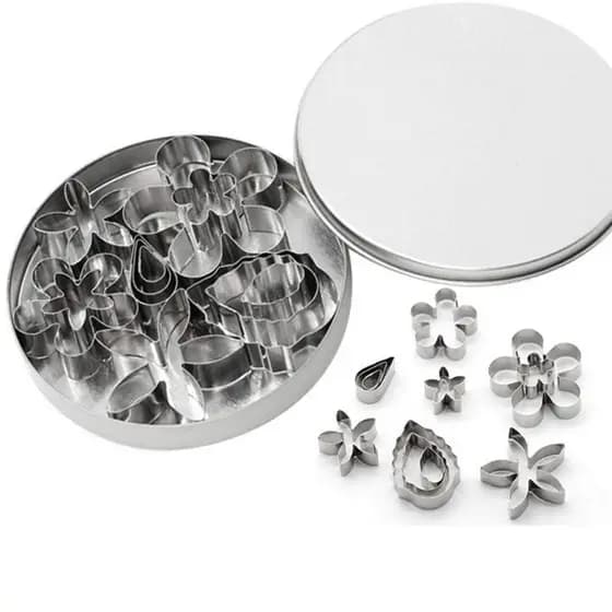 YYS 12 Peças De Aço Inoxidável Em Forma De Flor Pequena Moldes Para Biscoitos Cortador De Perfeito Decorações E Bolos DI