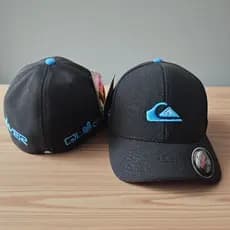 Boné Quiksilver Flex Fit  Letreiro bordado Aba Curva Tamanho M Adulto