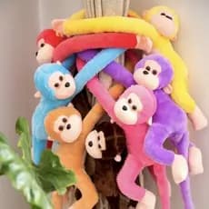 Macaco Pendurado de Pelúcia - Macaquinhos de Pelúcia Pendurados com musica e led