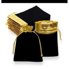 Kit Com 50 ou 25 Unidades de Saquinhos Saco de Veludo 7x9 Lembrancinha Jóias Cor Preto ou Vermelho.
