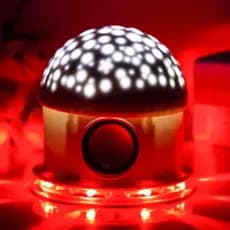 Globo Luminária Constelação Projetor de Estrelas Caixa de Som Com Bluetooth - Musical