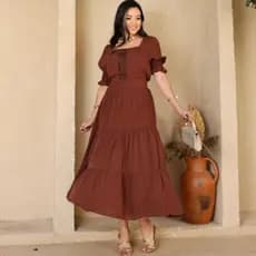 Vestido Midi Camponesa Marrom em tecido viscolinho com Detalhe em Guipir - Estilo Boho